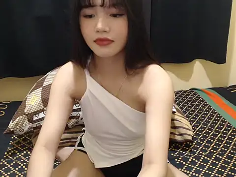 Snapshot of x_brittany_x chatting on December 1, 3:06 pm x brittany x online show from December 1, 3:06 pm