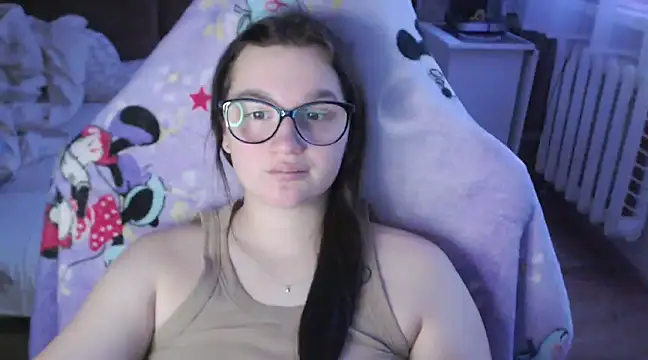 Snapshot of Amy_Mur_ chatting on December 6, 8:05 am Amy Mur online show from December 6, 8:05 am