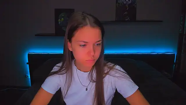 Snapshot of AlexaBarkley chatting on October 24, 12:19 am AlexaBarkley online show from October 24, 12:19 am