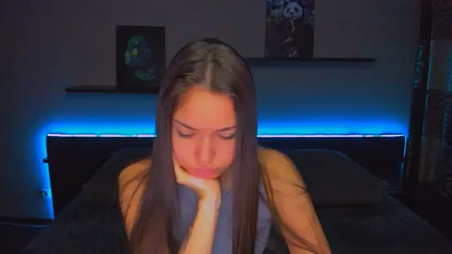 Snapshot of AlexaBarkley chatting on October 28, 12:25 am AlexaBarkley online show from October 28, 12:25 am