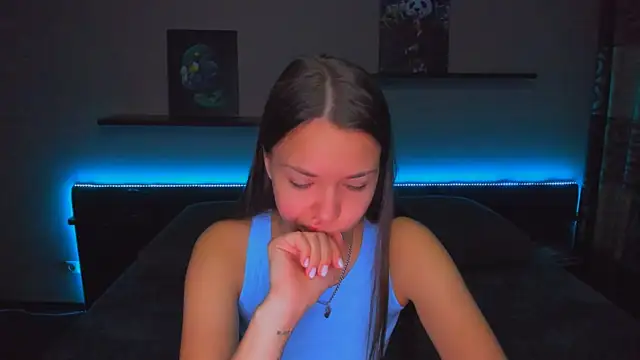 Snapshot of AlexaBarkley chatting on November 13, 12:31 am AlexaBarkley online show from November 13, 12:31 am