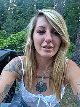 SheIsSomething online show from July 8, 2:38 am
