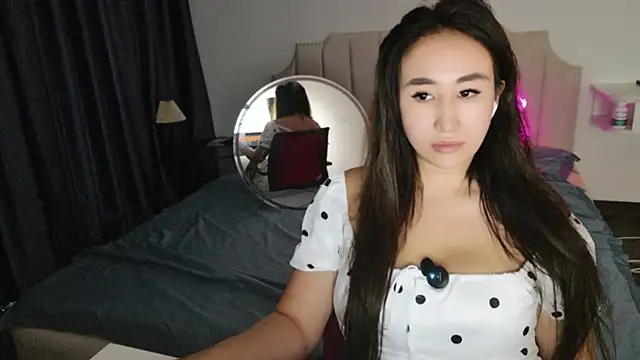 Snapshot of AsianQueens chatting on June 3, 3:09 am AsianQueens online show from June 3, 3:09 am