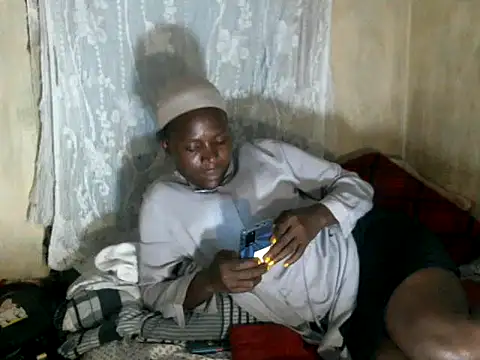 cute-shamza online show from February 28, 5:47 pm