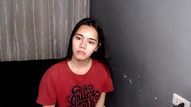 shecutie69 online show from May 24, 12:04 am