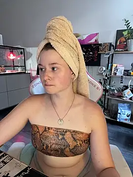 sweetest pie online show from July 19, 4:11 pm