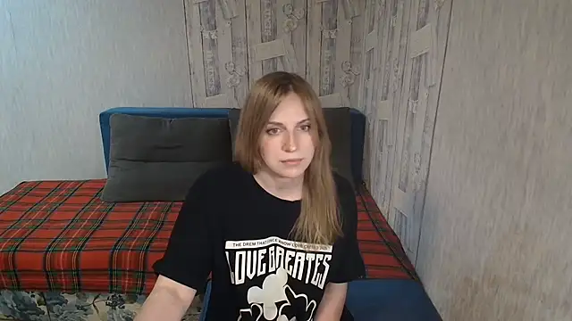 Pilly green  online show from May 5, 6:21 am