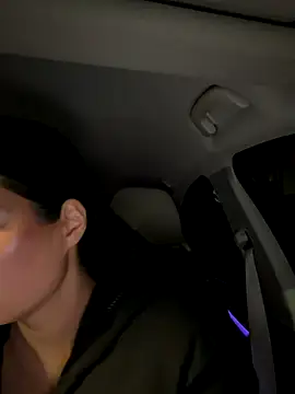 Snapshot of clairewntr chatting on October 18, 7:14 pm clairewntr online show from October 18, 7:14 pm