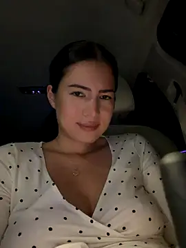 Snapshot of clairewntr chatting on October 28, 7:27 pm clairewntr online show from October 28, 7:27 pm