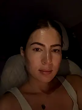 Snapshot of clairewntr chatting on November 3, 11:04 pm clairewntr online show from November 3, 11:04 pm