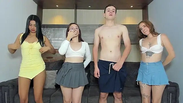 Snapshot of alice_rookie chatting on January 29, 2:40 am alice rookie online show from January 29, 2:40 am