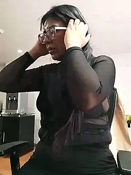 aisha latina online show from October 30, 3:57 pm