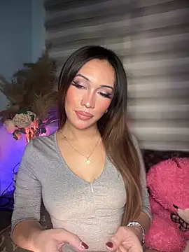 Jasmine Elcock online show from October 17, 7:05 pm