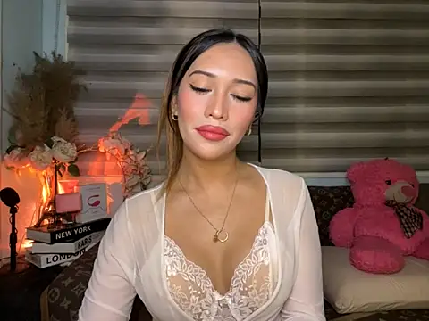 Jasmine Elcock online show from October 25, 6:57 pm