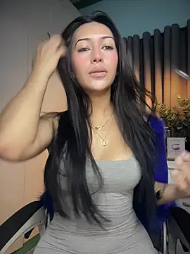 Jasmine Elcock online show from June 5, 5:18 pm