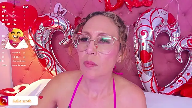 Snapshot of DaliaScoth chatting on February 16, 1:47 am DaliaScoth online show from February 16, 1:47 am