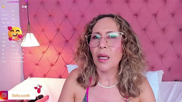 Snapshot of DaliaScoth chatting on March 3, 10:20 pm DaliaScoth online show from March 3, 10:20 pm