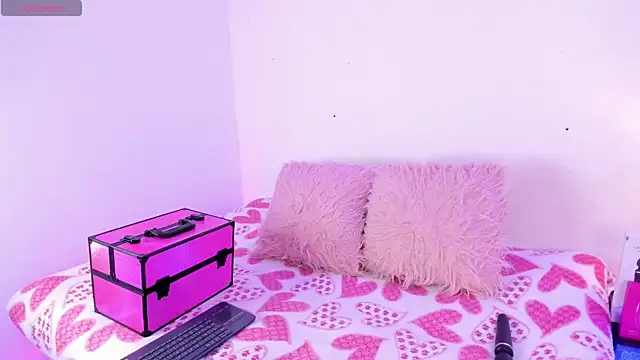 SophieRossi online show from October 3, 12:46 pm