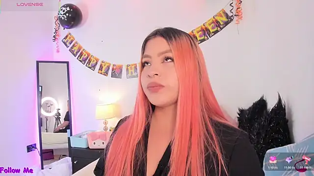 SophieRossi online show from October 30, 4:03 am