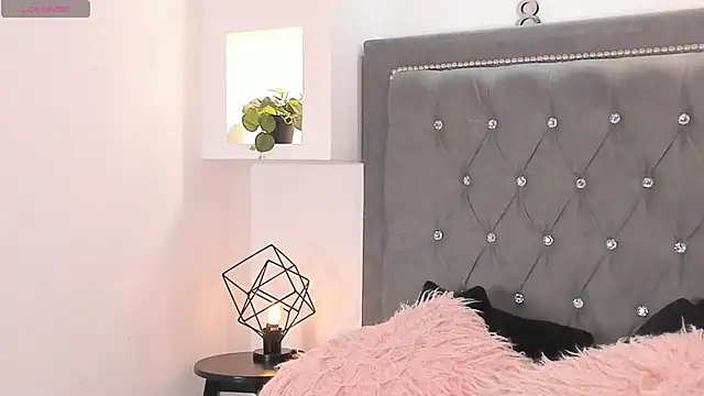 SophieRossi online show from December 3, 10:08 pm