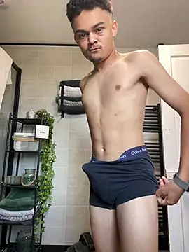 Yxngdiruss online show from August 2, 10:03 am