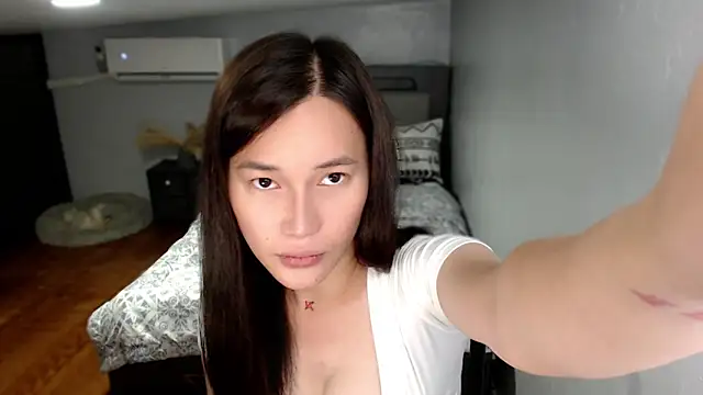 AmazingLuchie online show from March 19, 6:17 am