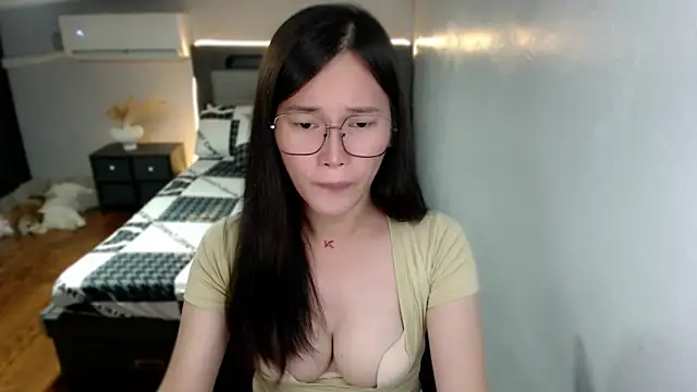 Snapshot of AmazingLuchie chatting on May 29, 5:27 am AmazingLuchie online show from May 29, 5:27 am