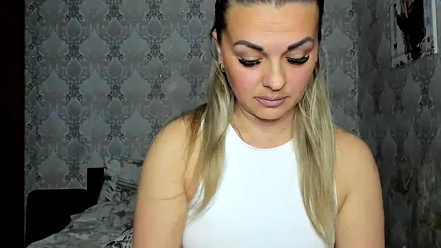 NicoletMoore online show from March 30, 7:04 pm