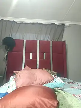 Snapshot of HoneyDropsX chatting on March 5, 4:02 am HoneyDropsX online show from March 5, 4:02 am