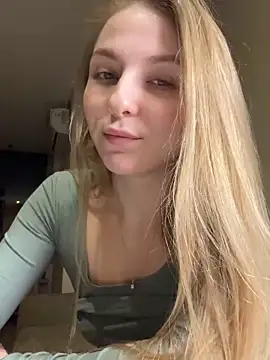 Snapshot of Aquilaris_ chatting on March 4, 6:18 pm Aquilaris online show from March 4, 6:18 pm