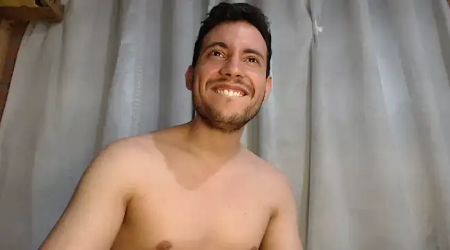 Snapshot of Armando_2002 chatting on January 25, 2:26 am Armando 2002 online show from January 25, 2:26 am