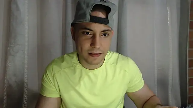 Snapshot of Armando_2002 chatting on November 15, 5:09 pm Armando 2002 online show from November 15, 5:09 pm
