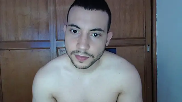 Snapshot of Armando_2002 chatting on June 1, 4:41 pm Armando 2002 online show from June 1, 4:41 pm