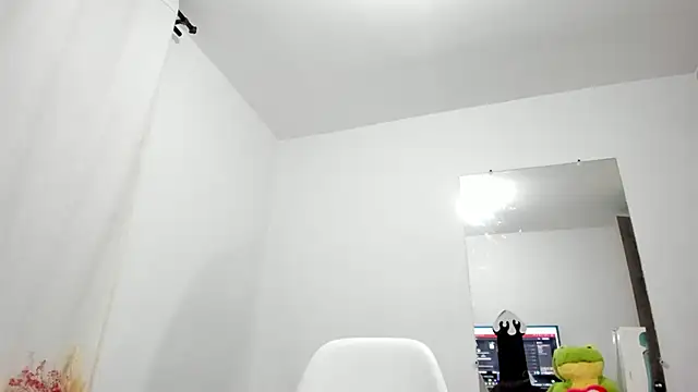 esmeraldamfc online show from February 25, 12:58 am