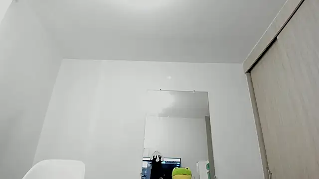 esmeraldamfc online show from March 15, 9:27 pm