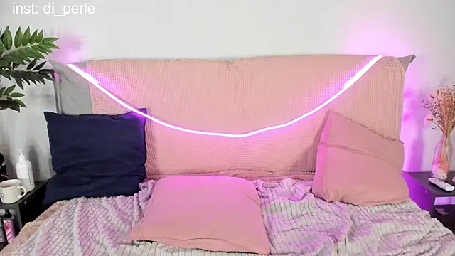 di perle online show from December 9, 7:07 pm