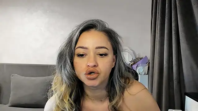 Snapshot of Claire95_ chatting on February 20, 6:17 am Claire95 online show from February 20, 6:17 am
