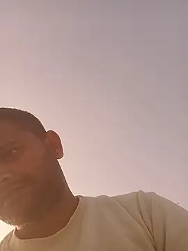 Snapshot of Boost-145 chatting on December 3, 10:06 am Boost-145 online show from December 3, 10:06 am