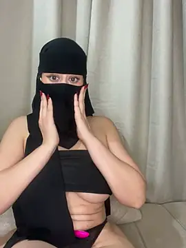Snapshot of arabiaAna chatting on July 18, 7:01 am arabiaAna online show from July 18, 7:01 am