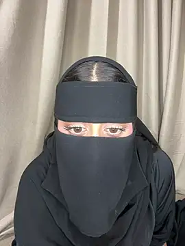 Snapshot of arabiaAna chatting on August 6, 7:49 pm arabiaAna online show from August 6, 7:49 pm