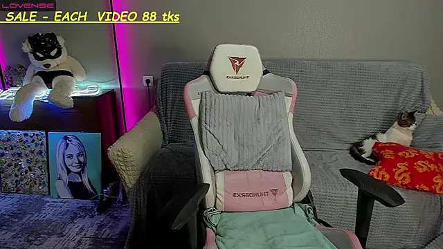 SandyChris online show from December 9, 3:11 pm