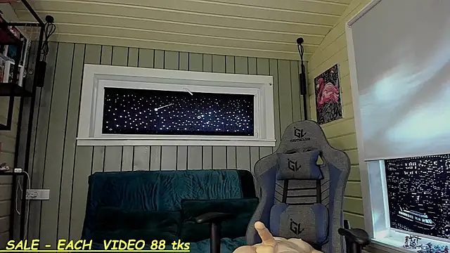 Snapshot of SandyChris chatting on September 28, 9:25 am SandyChris online show from September 28, 9:25 am