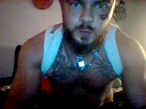 Snapshot of aver_sweet chatting on April 11, 3:00 am aver sweet online show from April 11, 3:00 am