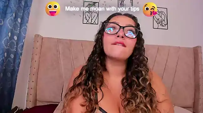 Snapshot of sweet_p_ chatting on January 21, 1:54 pm sweet p online show from January 21, 1:54 pm