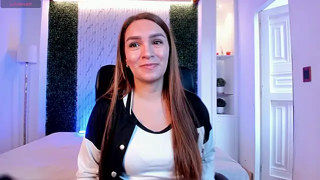 Snapshot of miataylorr1 chatting on October 12, 12:04 pm miataylorr1 online show from October 12, 12:04 pm