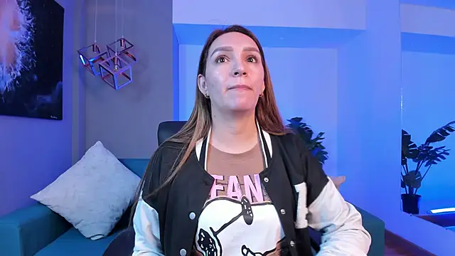 Snapshot of miataylorr1 chatting on November 13, 12:26 pm miataylorr1 online show from November 13, 12:26 pm