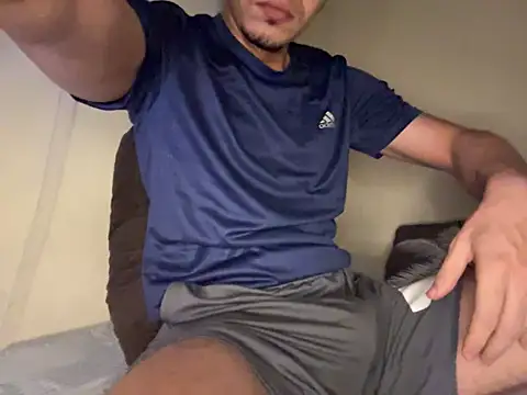 Snapshot of steven_clain chatting on December 15, 11:31 pm steven clain online show from December 15, 11:31 pm