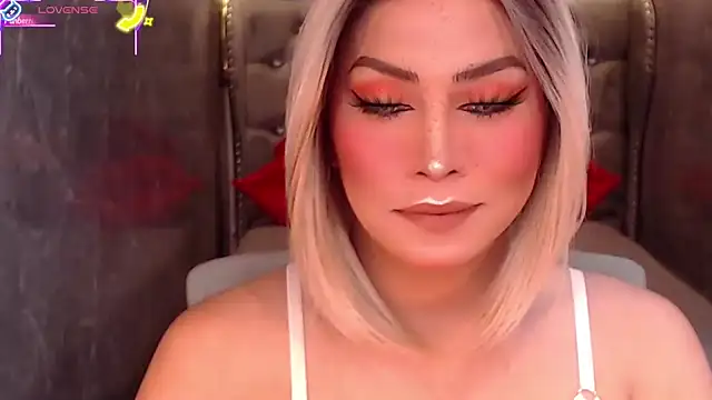 QUEEN GIAMOORE69 online show from September 22, 6:32 pm