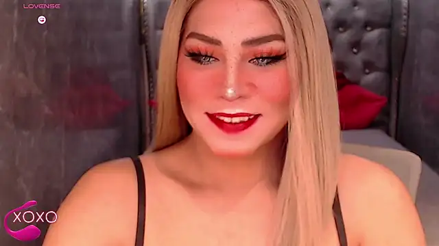 QUEEN GIAMOORE69 online show from September 26, 9:52 pm