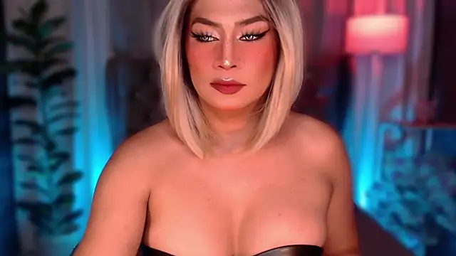 QUEEN GIAMOORE69 online show from February 13, 9:44 pm